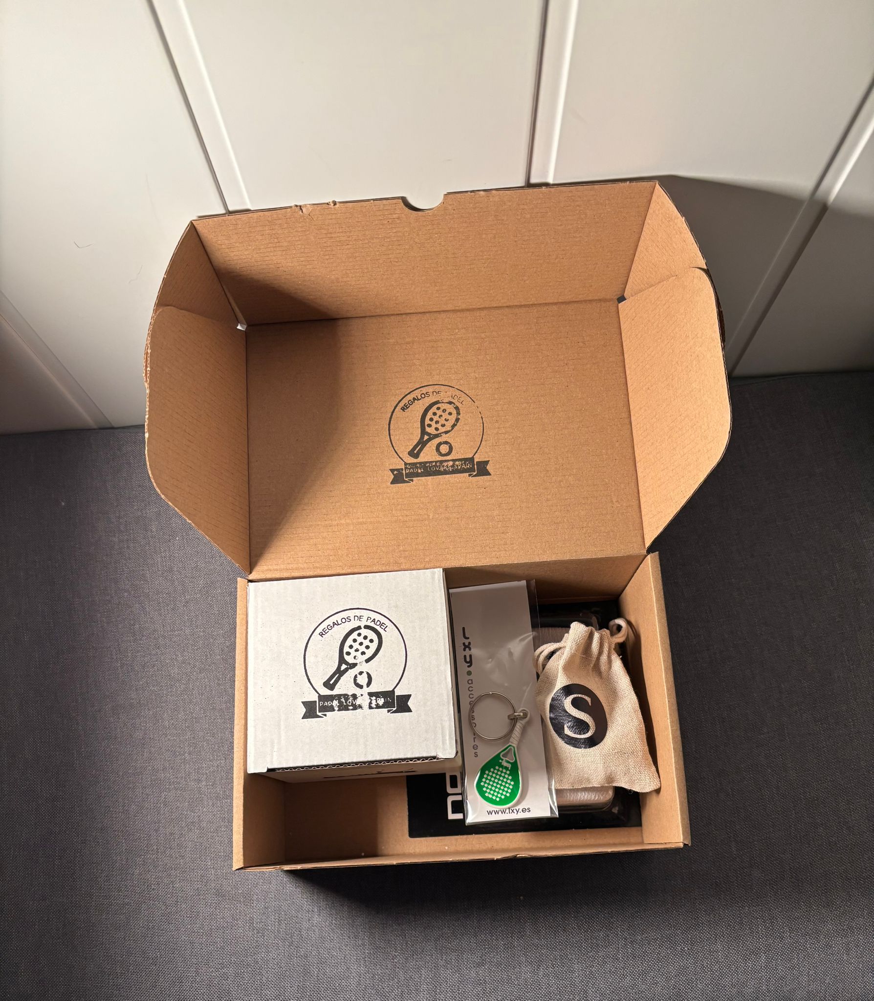 Caja pequeña pádel