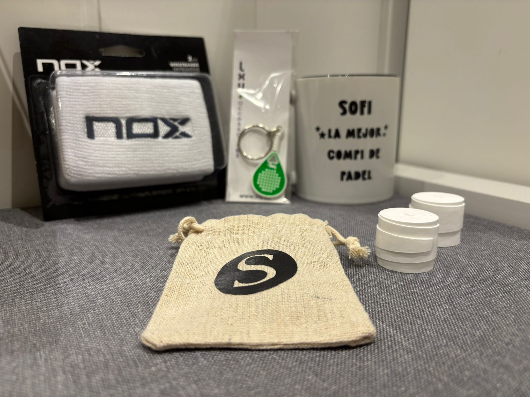 Caja pequeña pádel